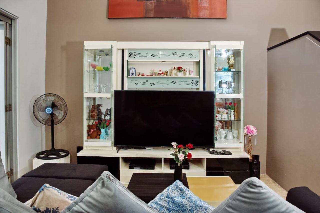 Villa 4 Bedroom Kuta Regency B10 *