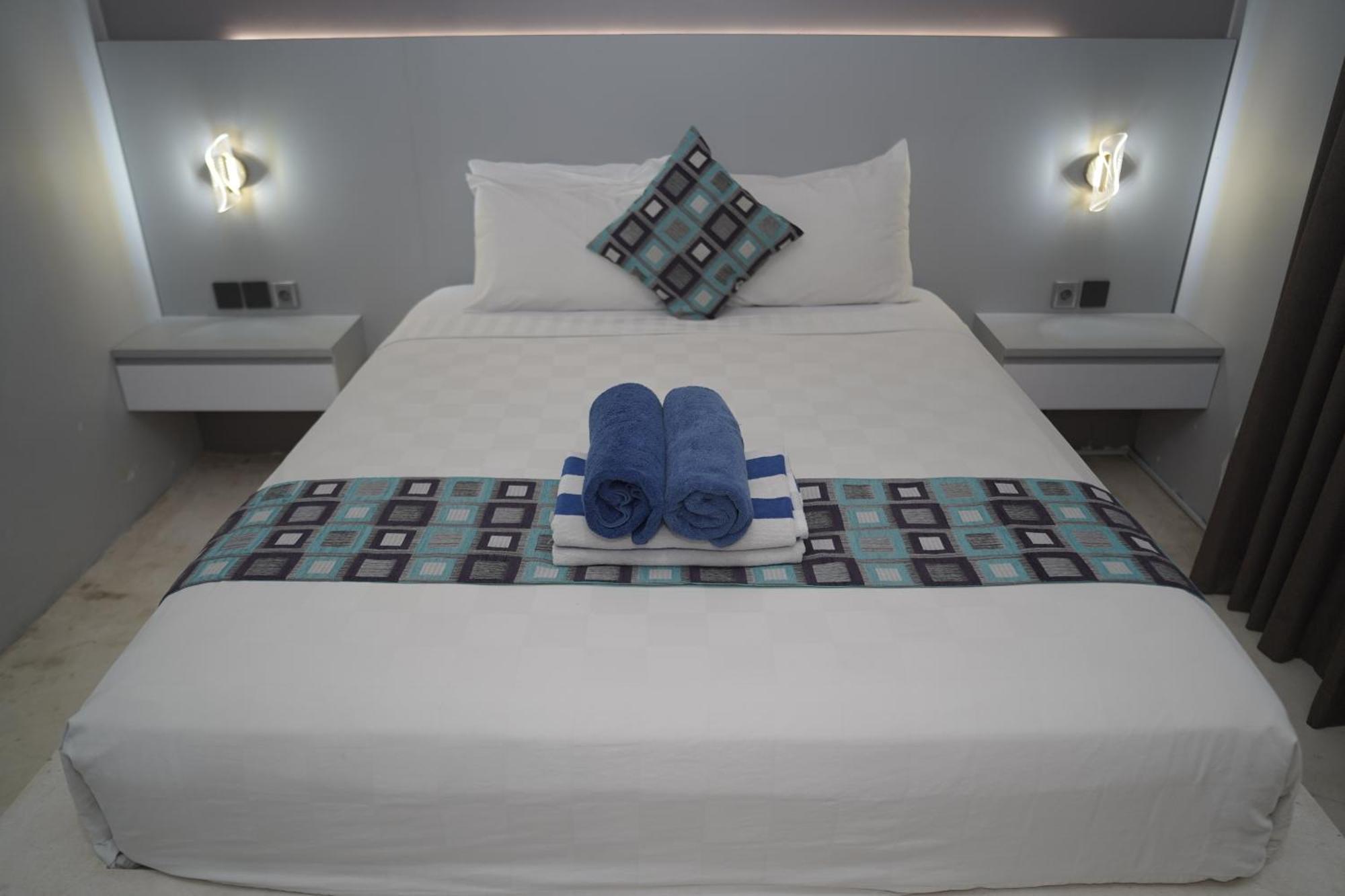 4 Bedroom Kuta Regency B10 *